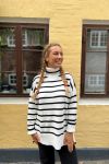 A-View - Strik - Bella Knit Blouse - White With Black Stripes