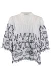 Continue - Bluse - Isa Embrodery - White w. Blue Embrodery