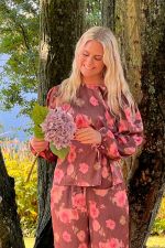 Loved by Lykke - Bluse - Tilde Blouse - Brown Flower