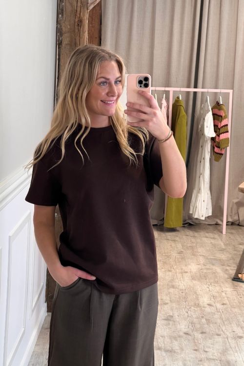 Sisters Point - T-shirt - Veda-SS - D. Chocolate