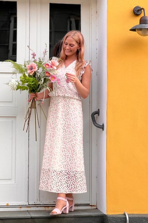 Loved by Lykke - Kjole - Christina Dress - Rose Flowers