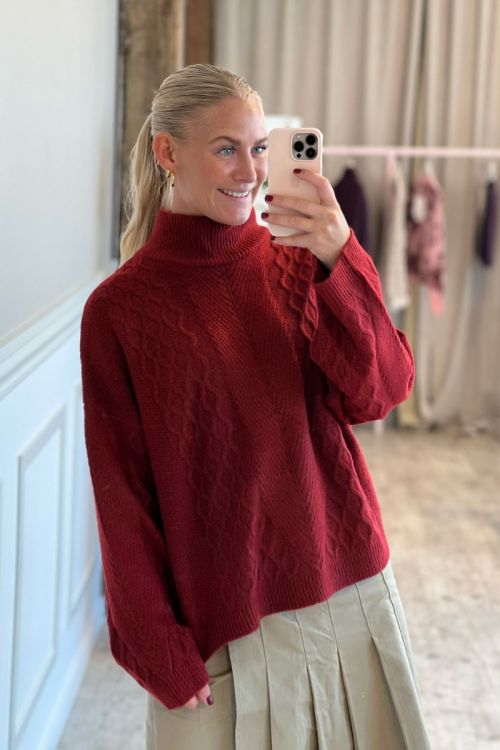 Ichi - Strik - Mylle - Red Dahlia