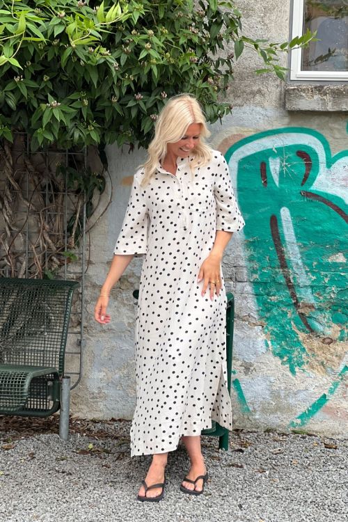 Loved by Lykke - Kjole - LY Smilla ss Dress - Créme w/Black Dots