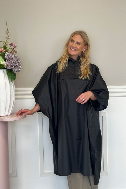 Mads Nørgaard Rainy Scape Cape Black Front
