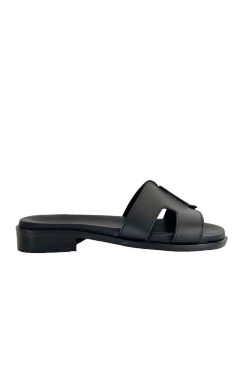 Pavement Pam All black 690