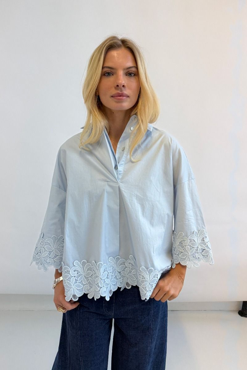 Continue - Bluse - Klara Embroidery - Light Blue