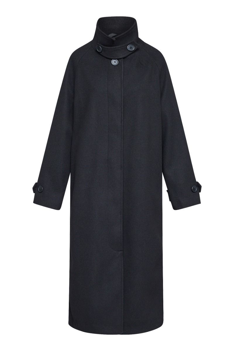 Sisters Point - Jakke - Caleb-N.Long - Black