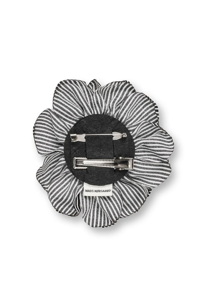 Mads Nørgaard - Broche - MN Rose Brooch Stripe - Black/White