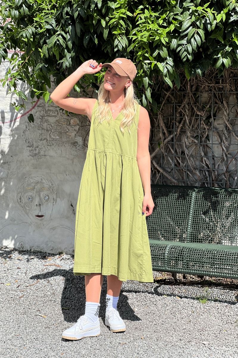 Mads Nørgaard - Kjole - Leo Twill Rody Dress - Mosstone