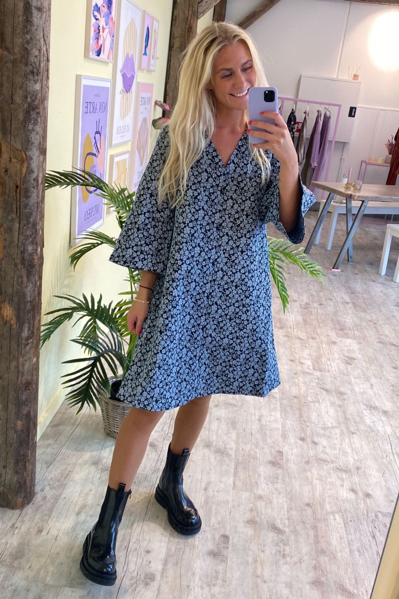 A-View - Kjole - Bikka Dress - Black/Blue