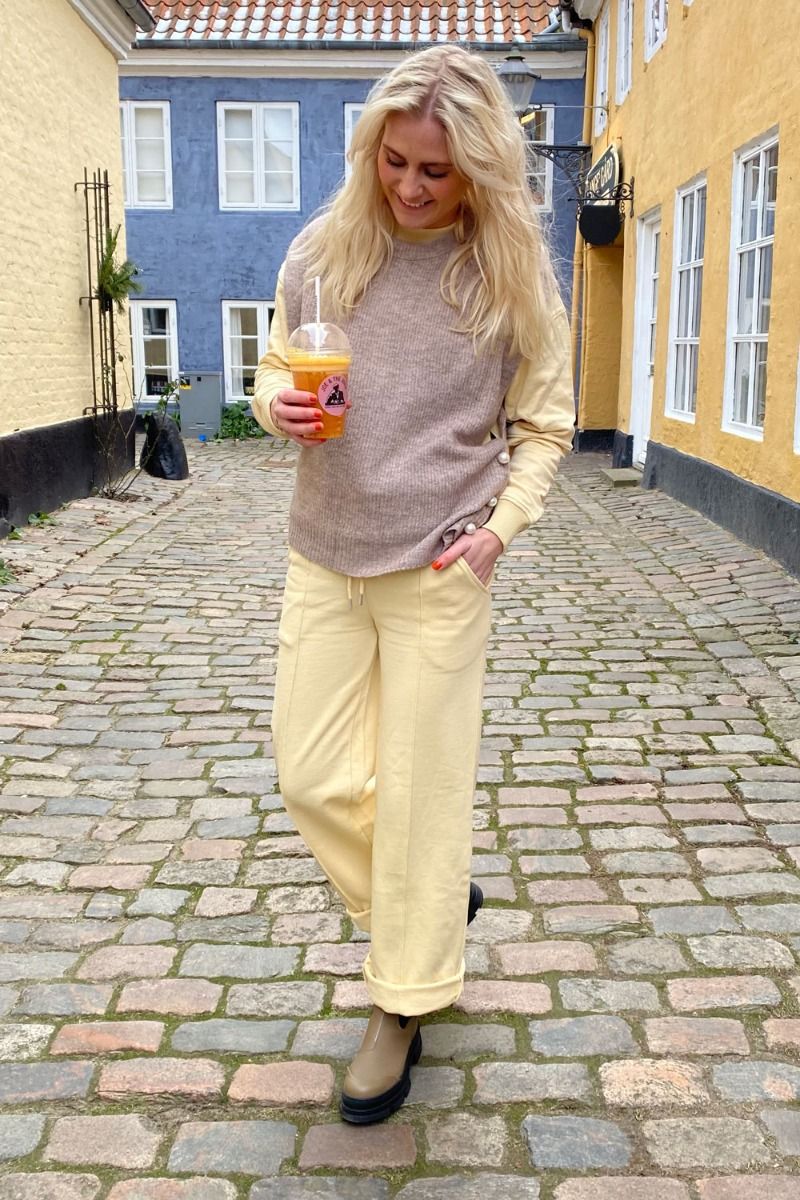 A-View - Bukser - Olga sweat pant - Pale yellow