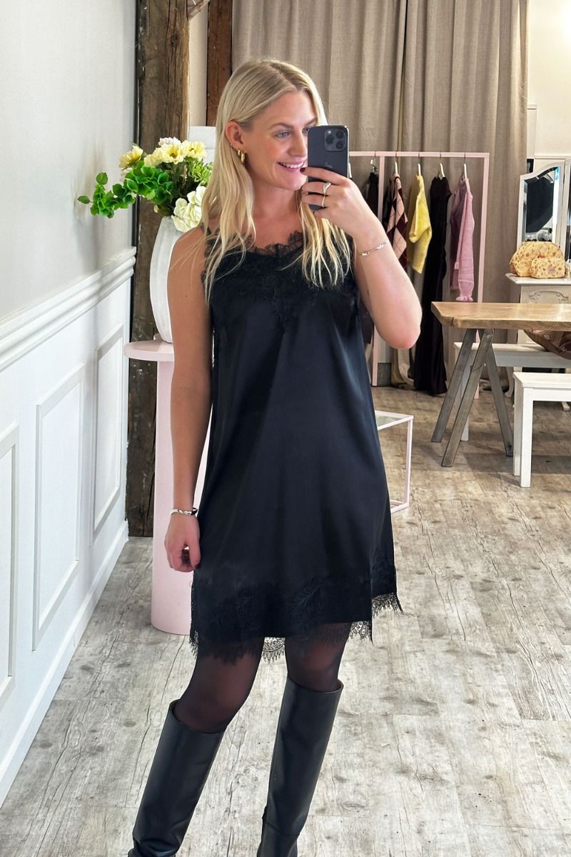 A-View - Kjole - Valentine Short Dress - Black