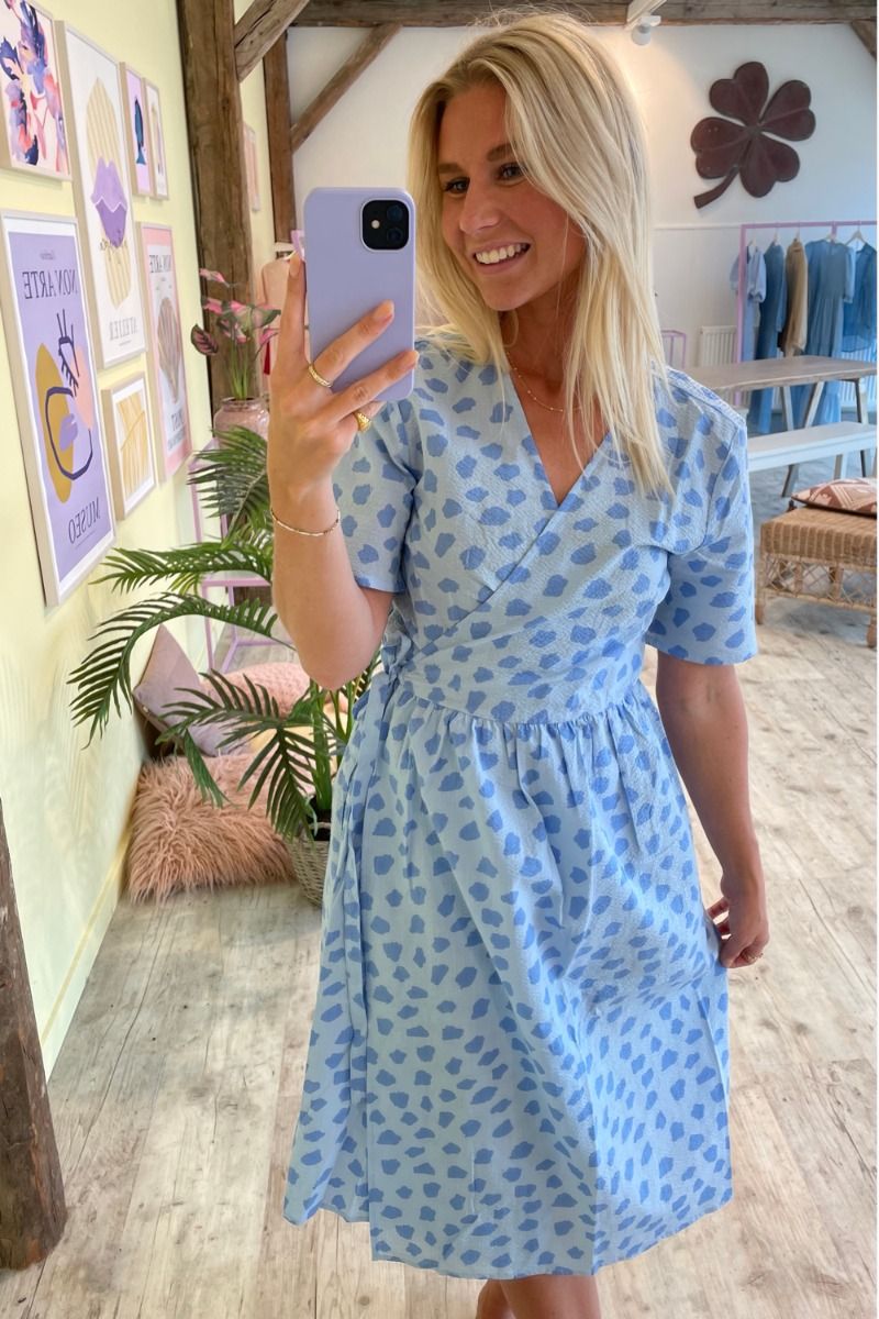 A-View - Kjole - Sara Wrap Dot - Light Blue