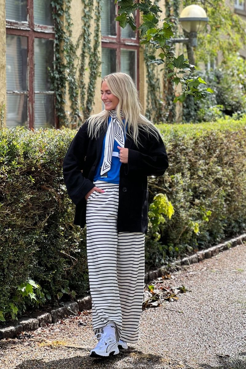 Basic Apparel - Bukser - Breton Loose Pants - Birch/Black