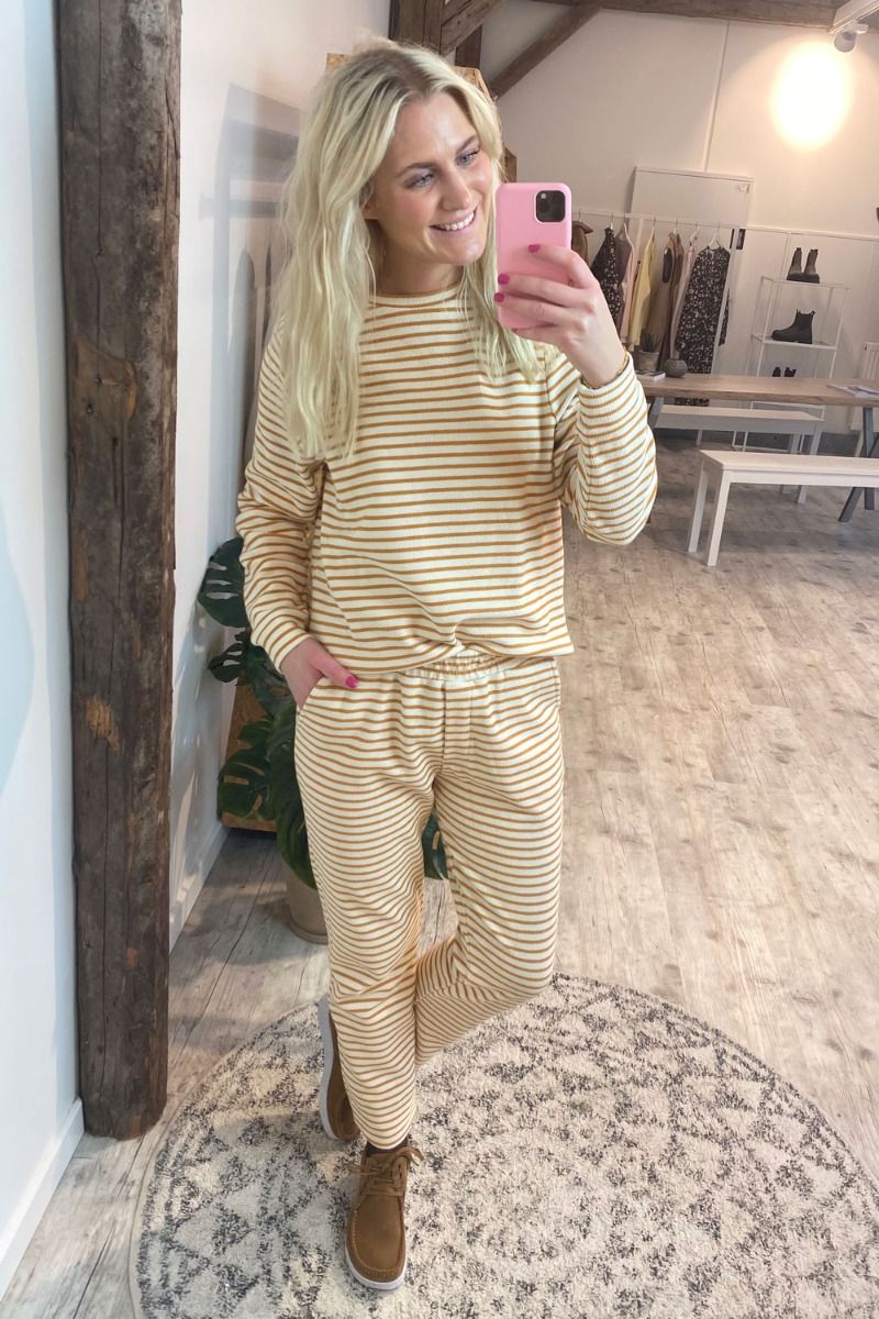 Basic Apparel - Bukser - Vendela Pants - Inca Gold/Off White