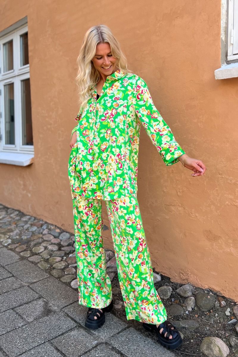 Y.A.S - Skjorte - Uria 3/4 Shirt - Poison Green