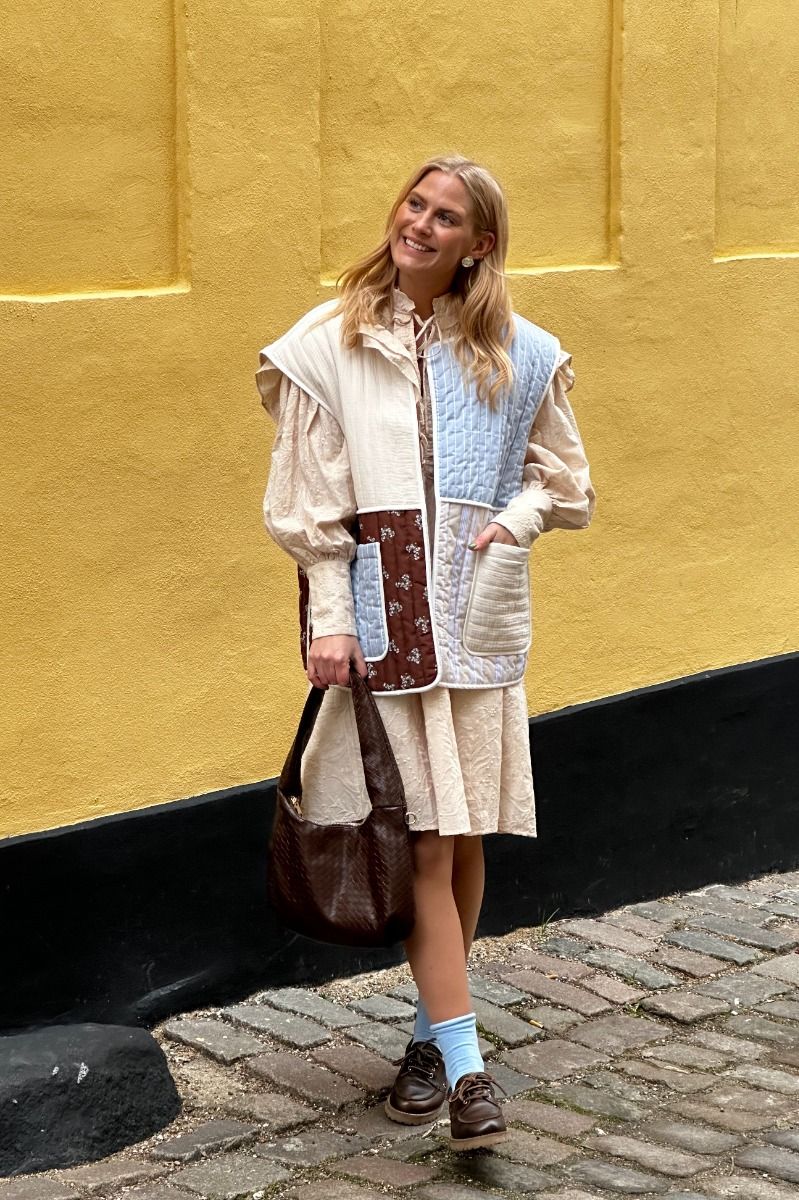 Stories From The Atelier by Copenhagen Shoes - Vest - Spring Love Vest - SS25 - White/Blue/Brown