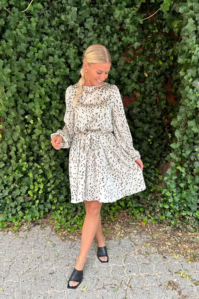 Bruuns Bazaar - Kjole - Acacia Fraia - White Cream