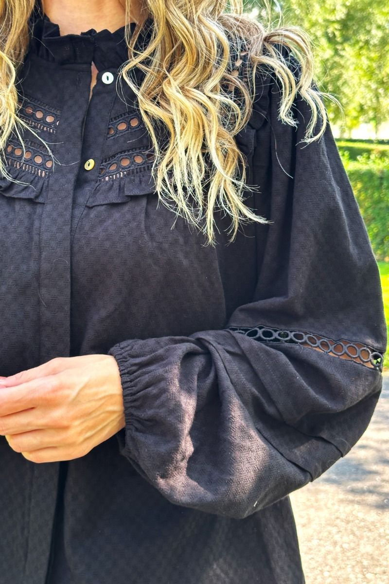 Continue - Bluse - Sienna Emb - Black