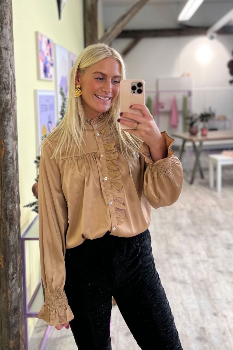 Continue - Skjorte - Malika Shirt - Nougat 