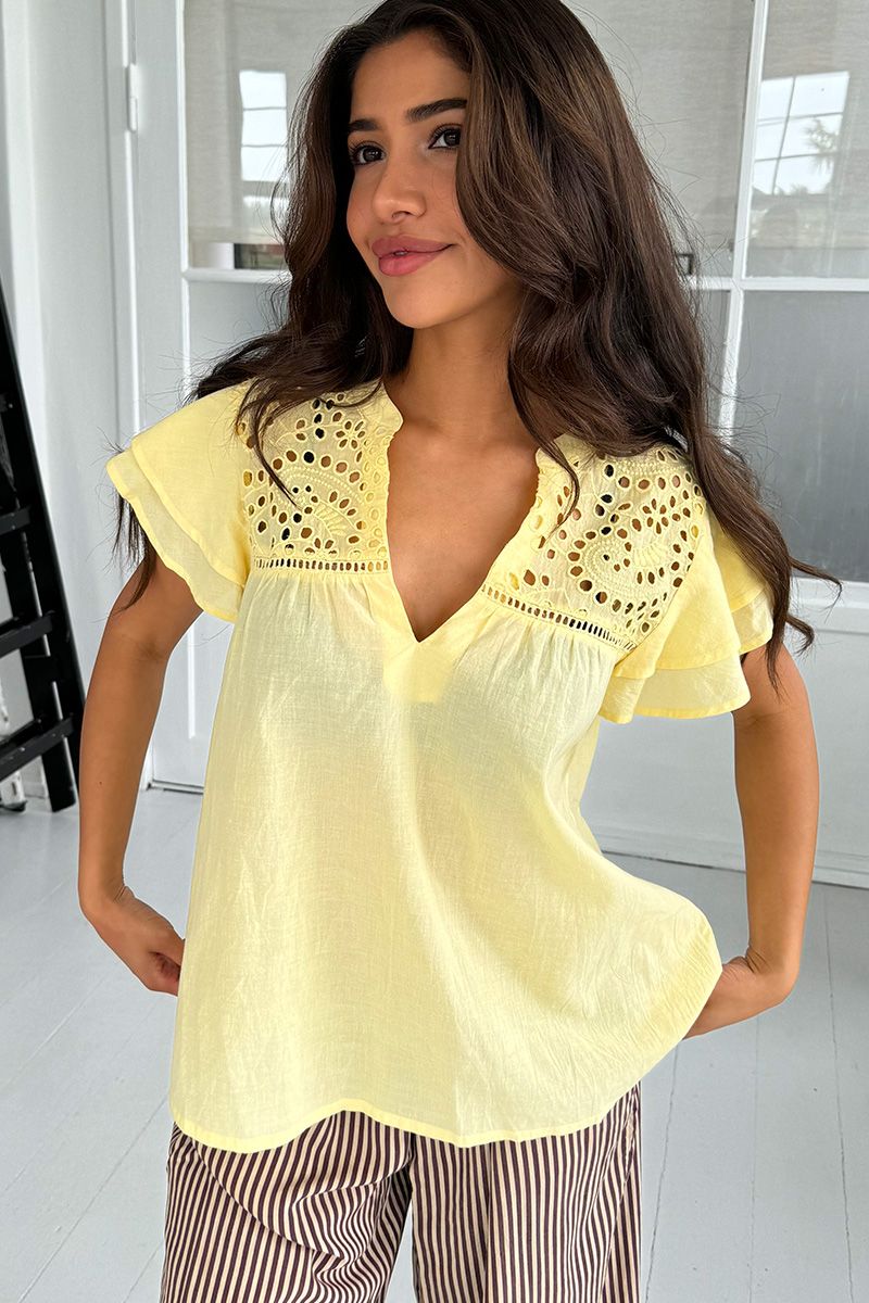 Continue - Top - Christel Solid - Light Yellow