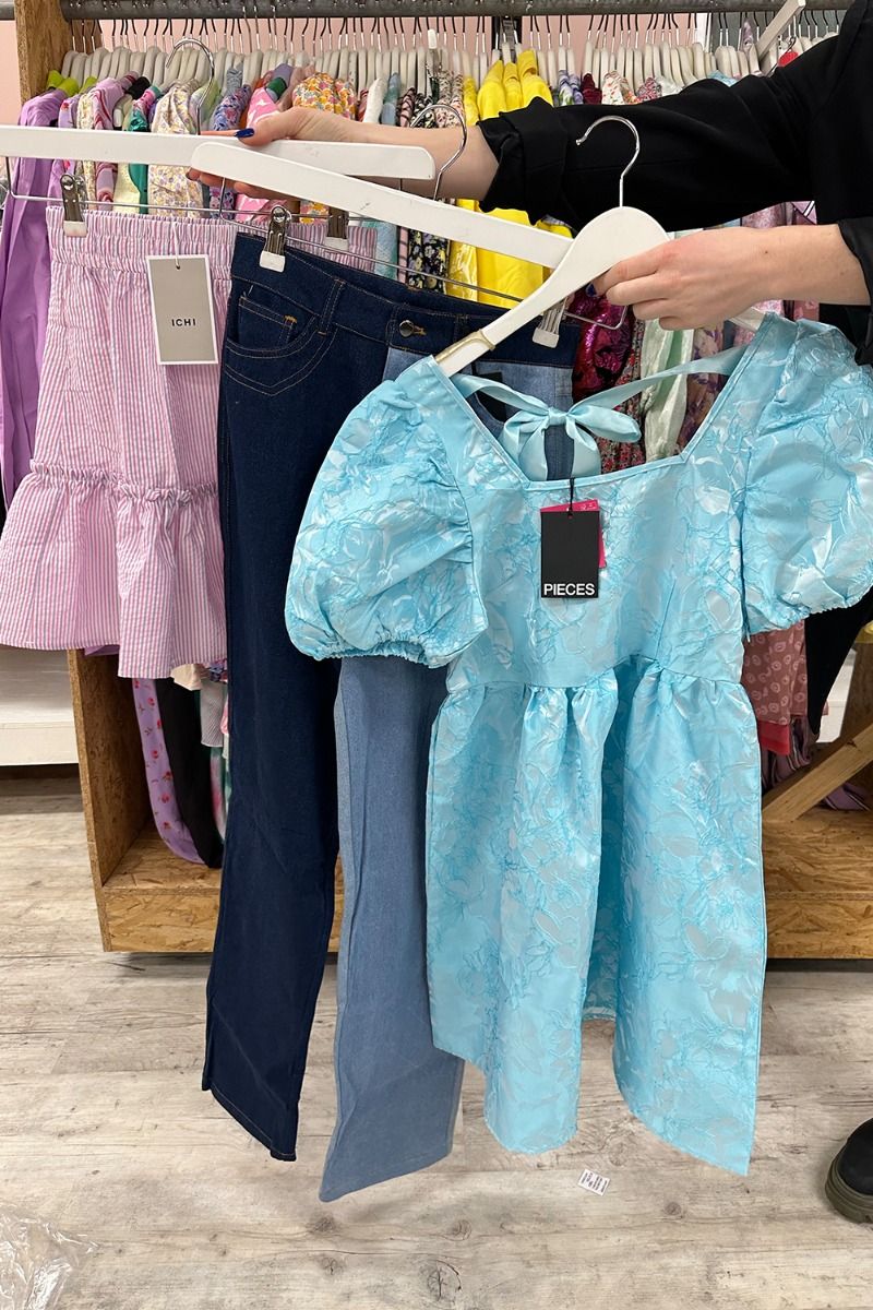 LYKKEPAKKE - 1 Pieces kjole + 1 x Pieces bukser + 1 x ICHI nederdel ( E56 )