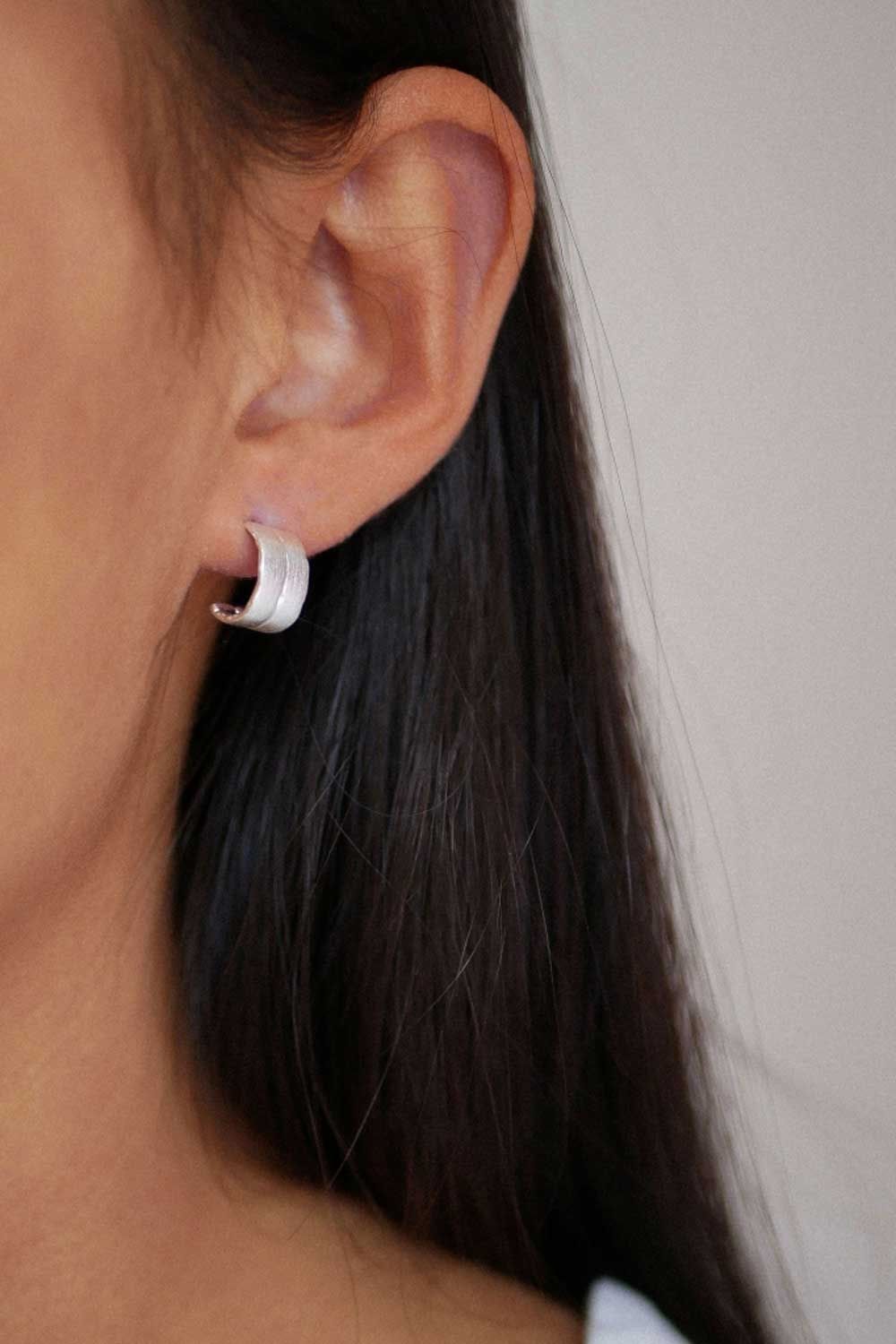 Enamel - Øreringe - Agnes Hoops - Silver