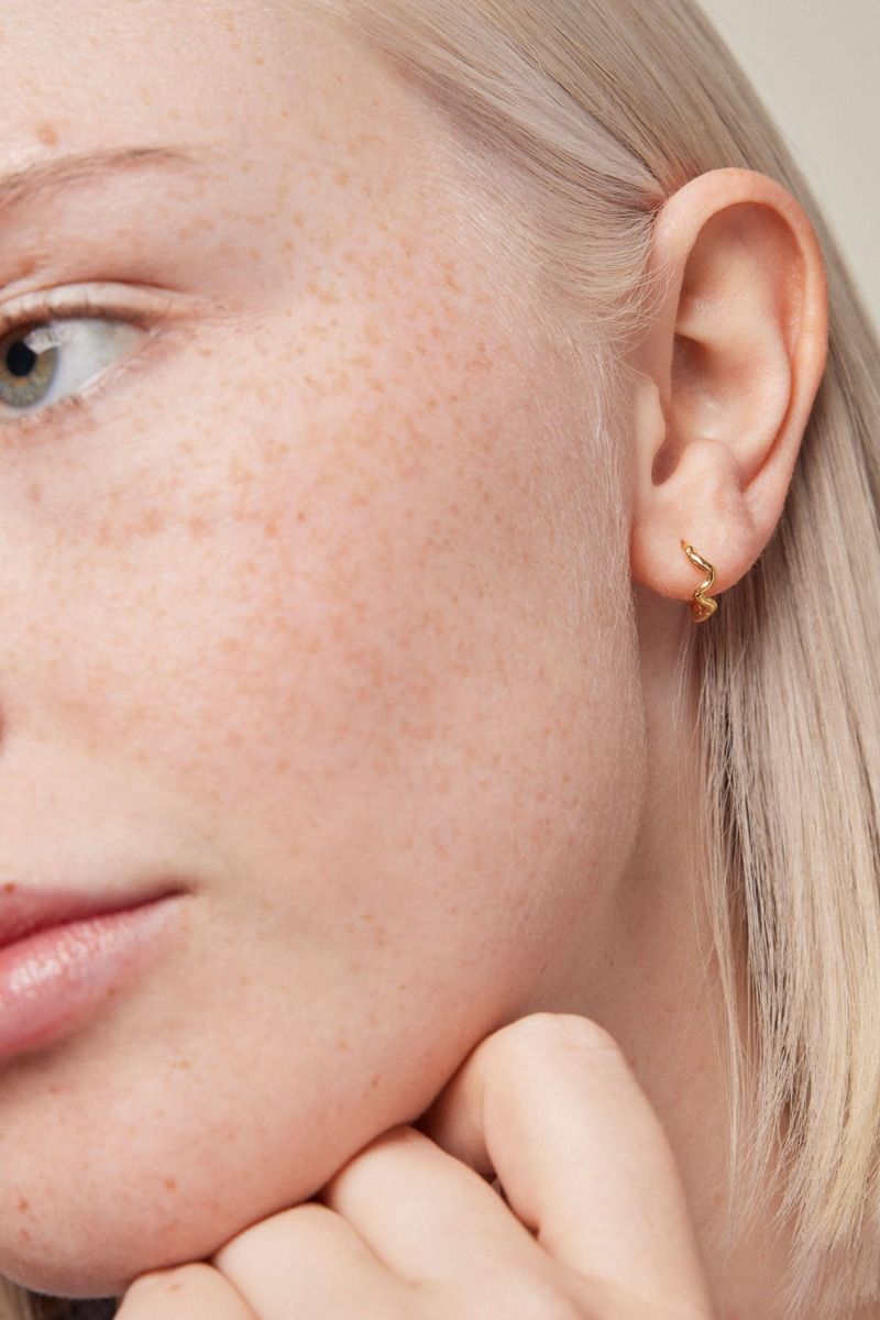 ❤︎ Enamel - Øreringe - Holly Hoops Small - Gold