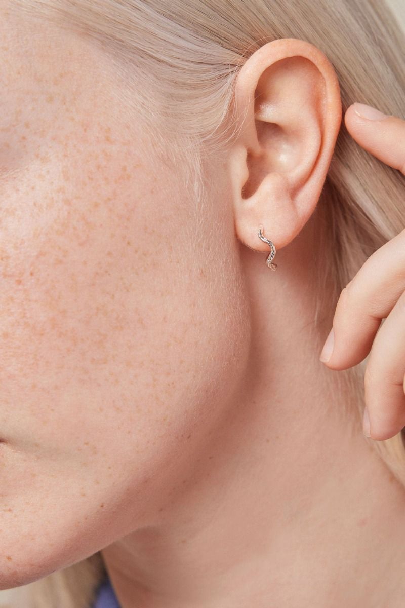 ❤︎ Enamel - Øreringe - Holly Hoops Small - Silver 