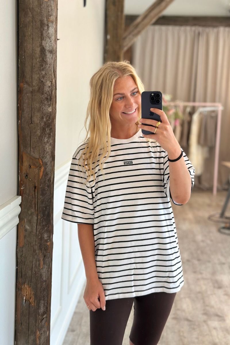 Gestuz - T-shirt - SamurillyGZ Striped Tee - White black stripe