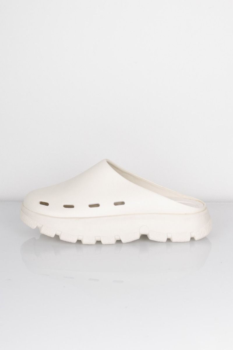 ❤︎ H2O - Sko - Trek Closed - Cannoli Cream