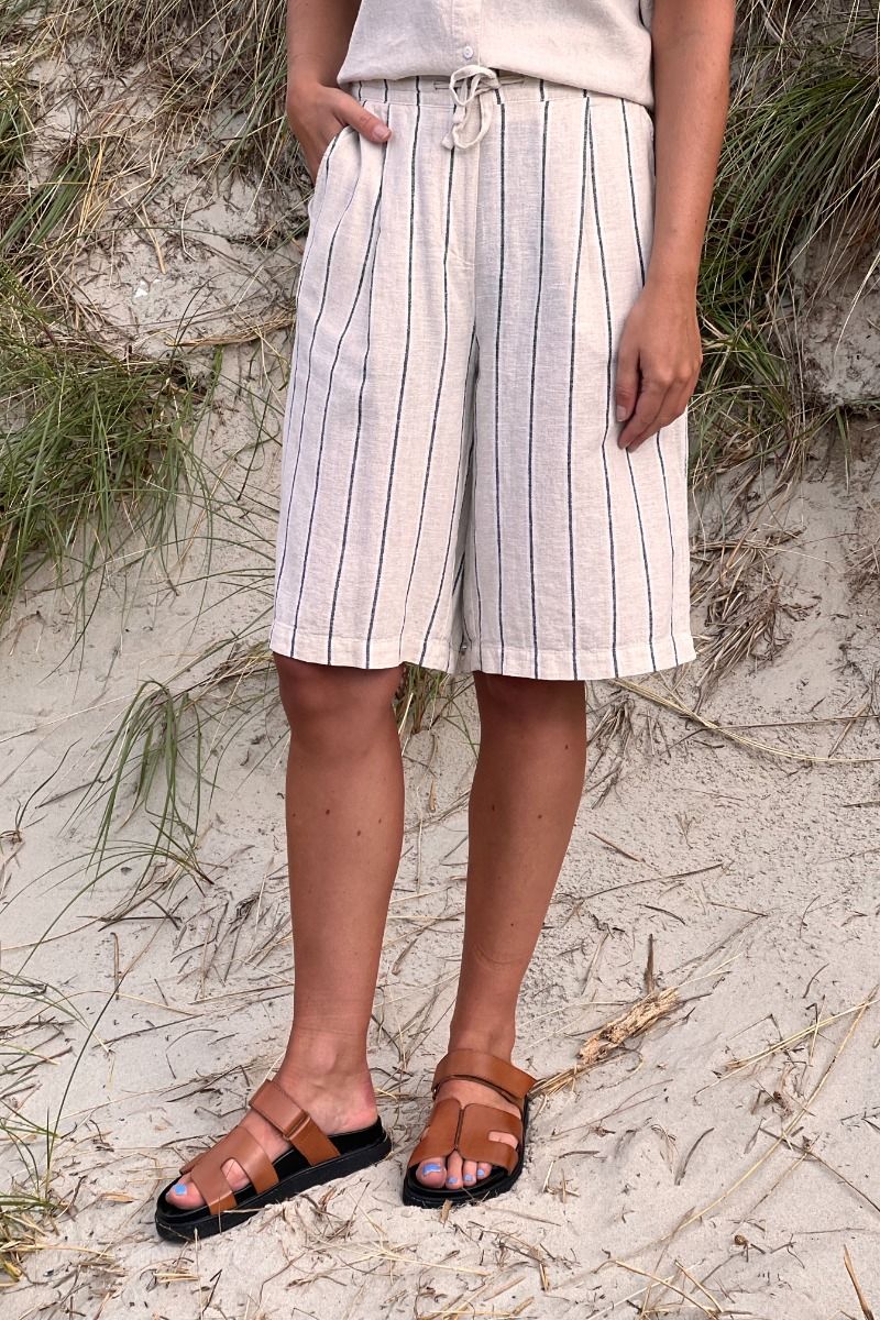 Ichi - Shorts - IH Linno SHO2 - Natural Ecru Stripe