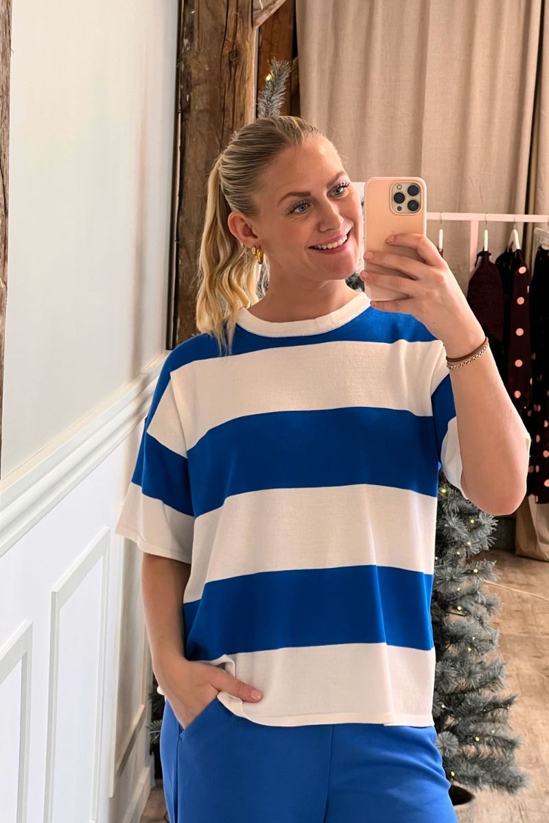 Ichi - T-shirt - Luls Loose SS - Wide Cloud Nebulas Blue