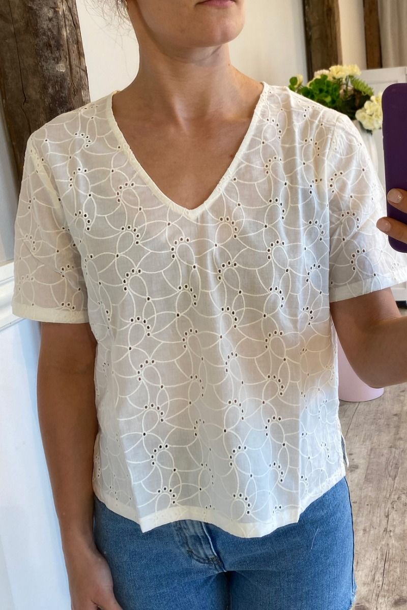 JDY - Top - Flora S/S V-Neck Top - Cloud Dancer