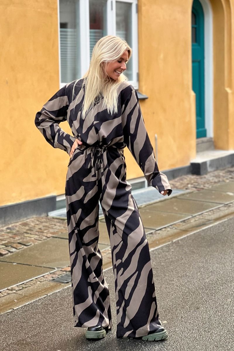 Gestuz - Jumpsuit - Bothilde Jumpsuit - Maxi Zebra Black/Walnut