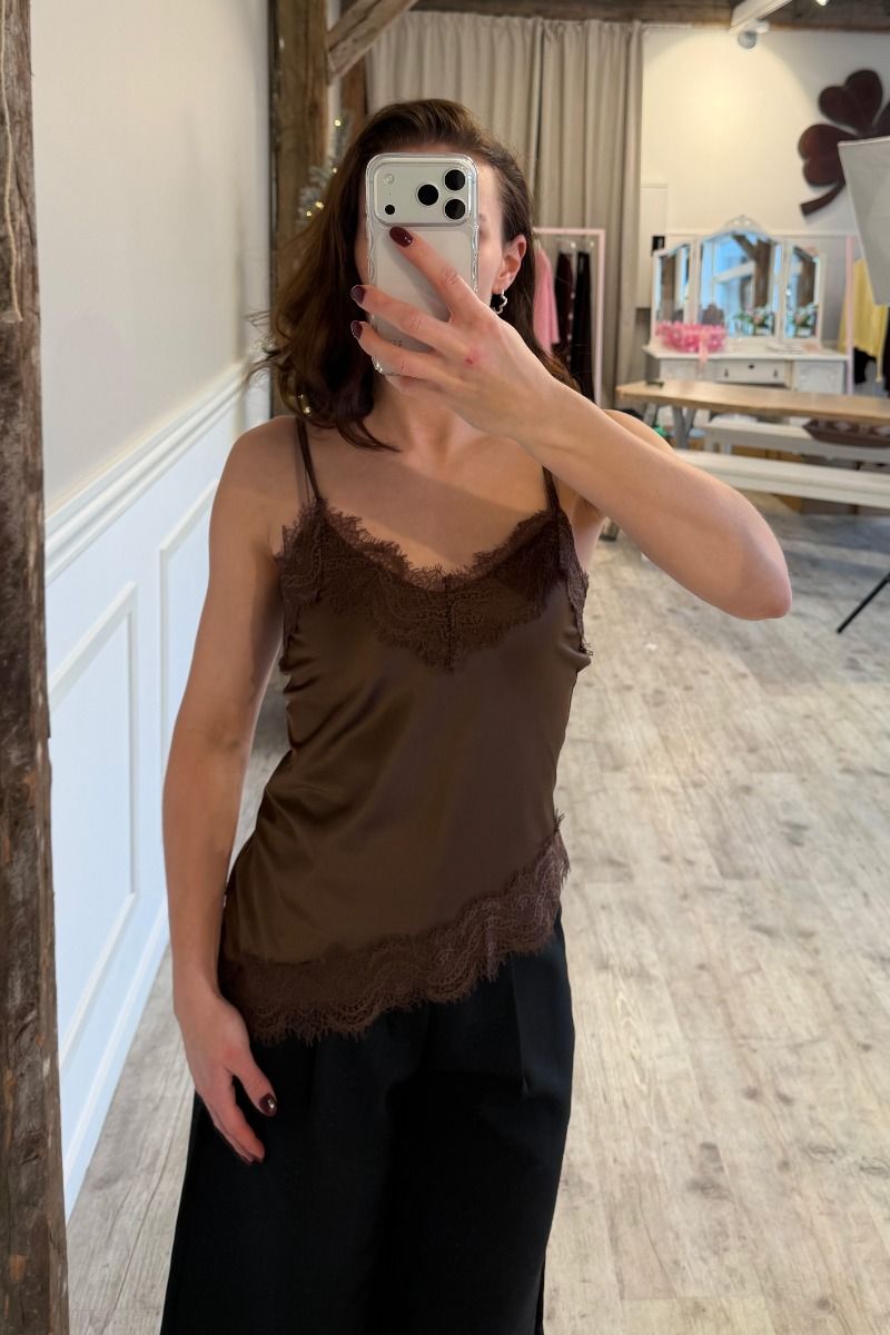 Noella - Top - N-Minne Blouse - Chocolate