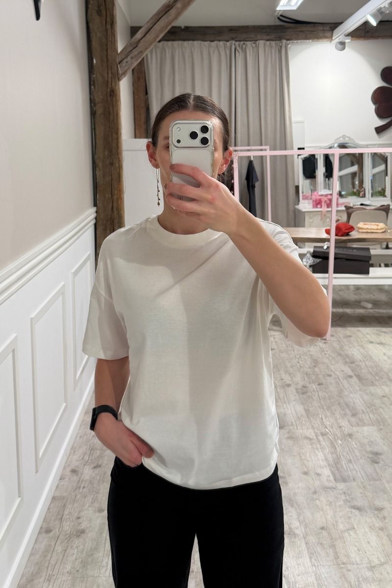 JDY - T-shirt - Carla S/S Oversize T-shirt - Cloud Dancer Cheery Print