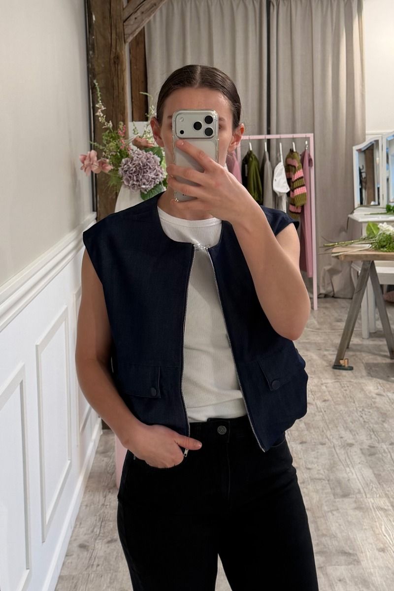 Sisters Point - Vest - Garwin-VE5 - Denim