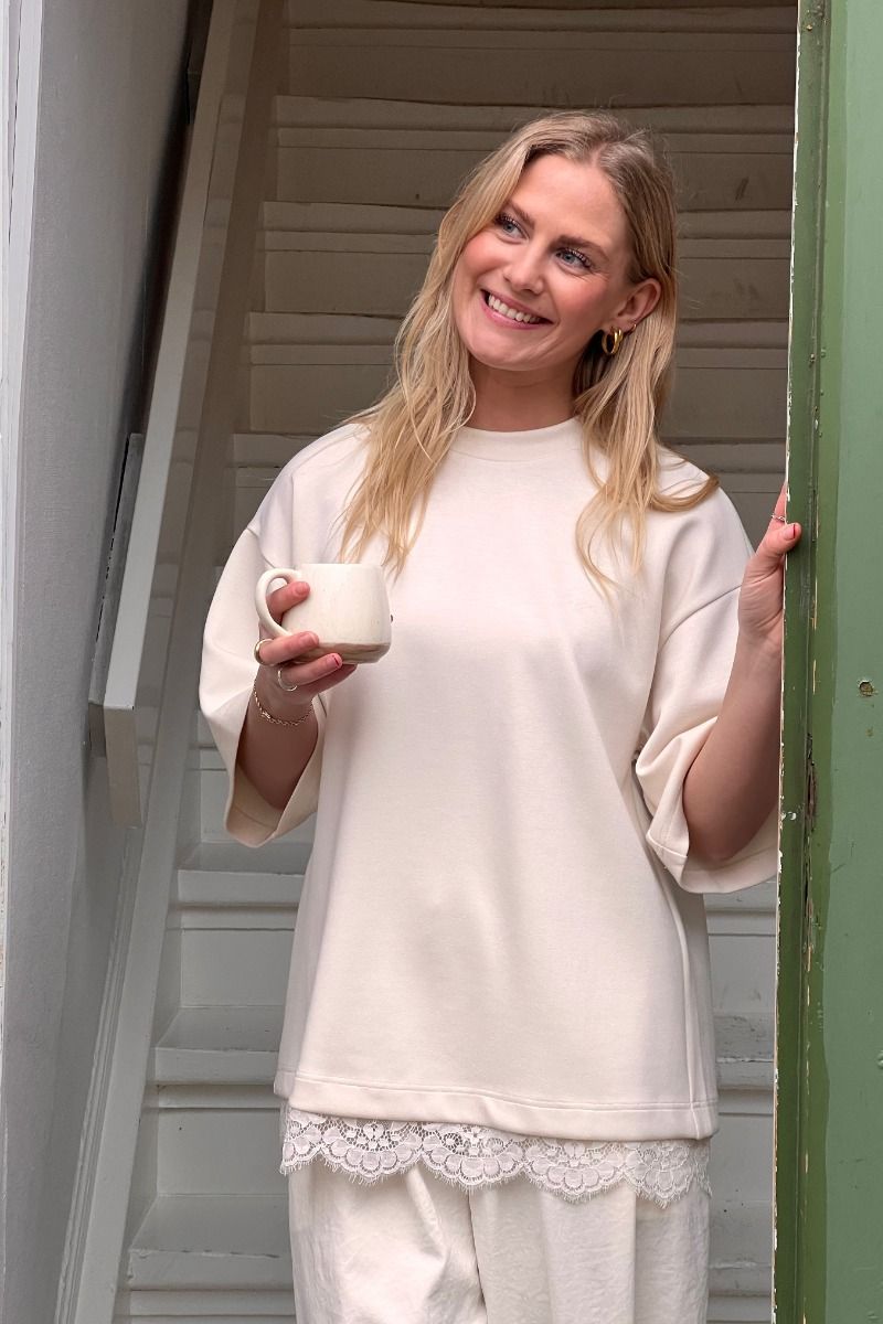 A-View - T-shirt - Silja Tee - Off white (Levering start marts)