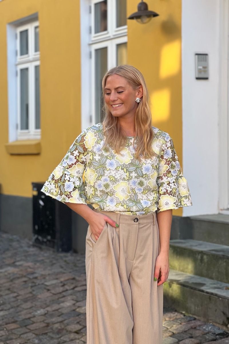 Bruuns Bazaar - Bluse - Women YvonneBBCarlis Blouse - Multi Flower