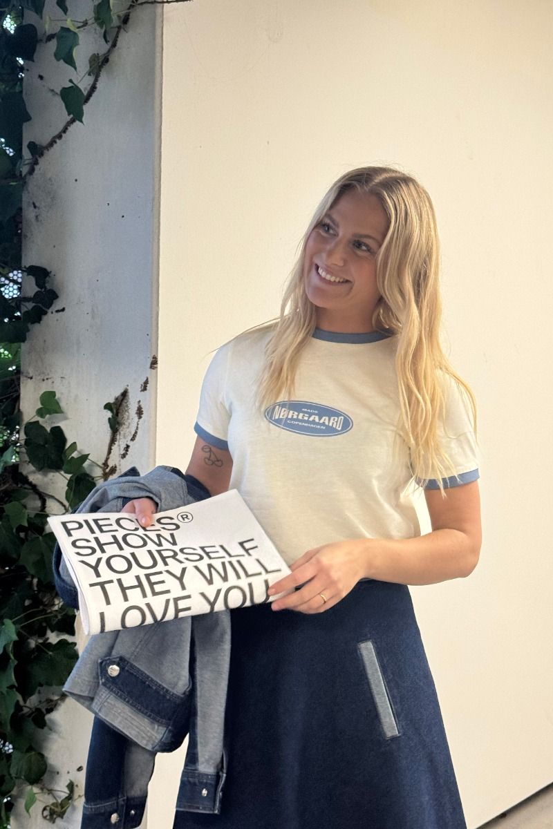 Mads Nørgaard - T-shirt - Cotton Jersey Trinity Tee - Vanilla Ice/Faded Denim