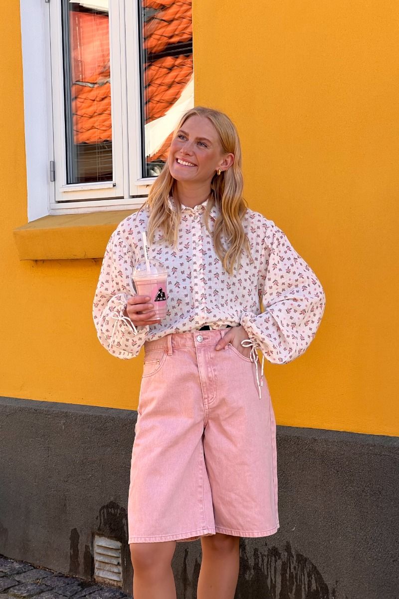 YAS - Shorts - Sun HW Bermuda Shorts - Zephyr