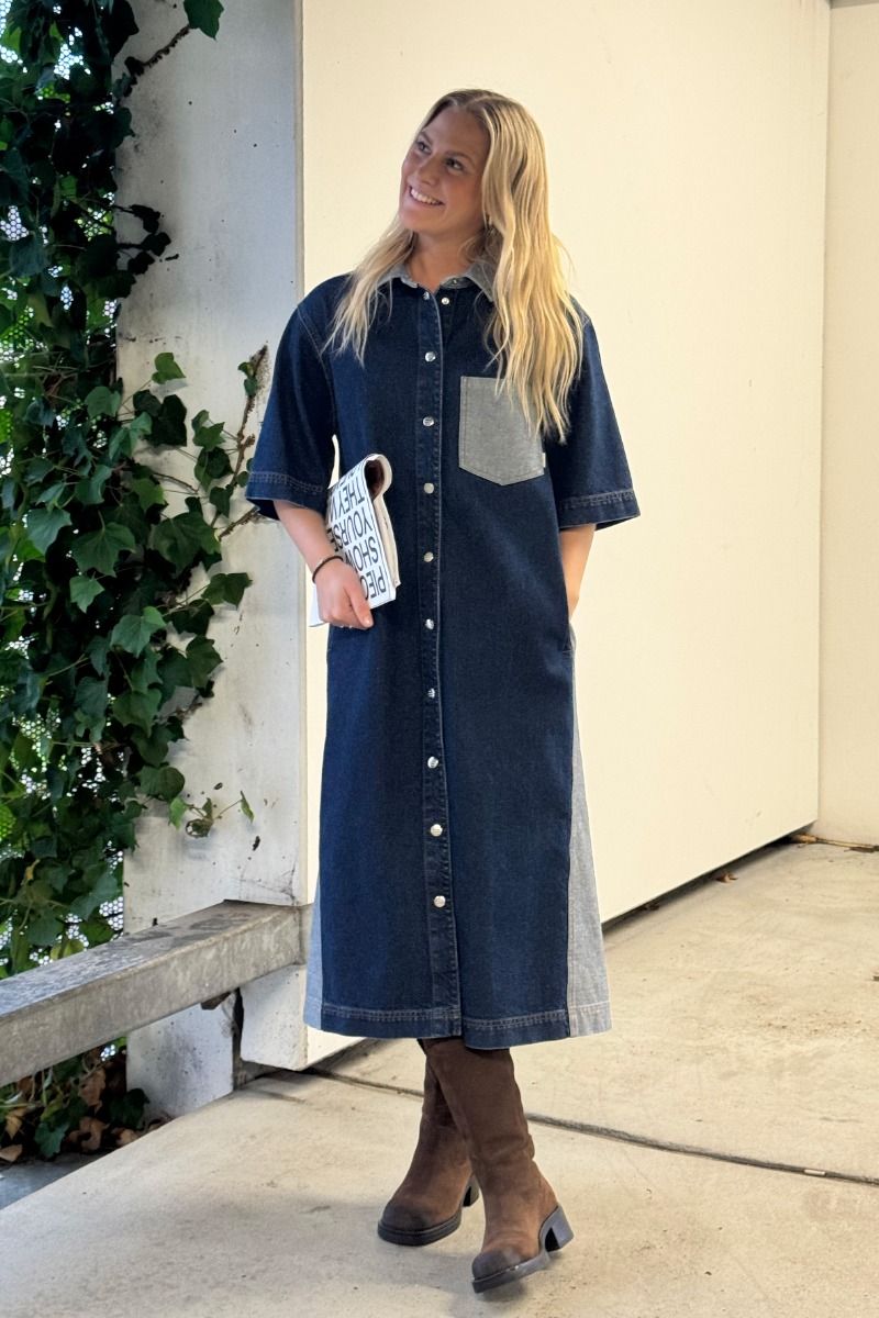 Mads Nørgaard - Kjole - Luke Denim Viola Dress Block - Mid Blue Denim
