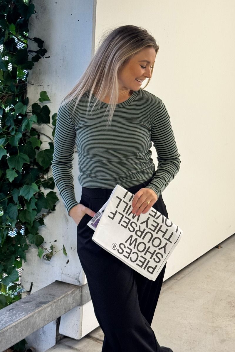 Mads Nørgaard - Bluse - 2X2 Cotton Stripe Tuba Tee Ls - Sea Spray/Black