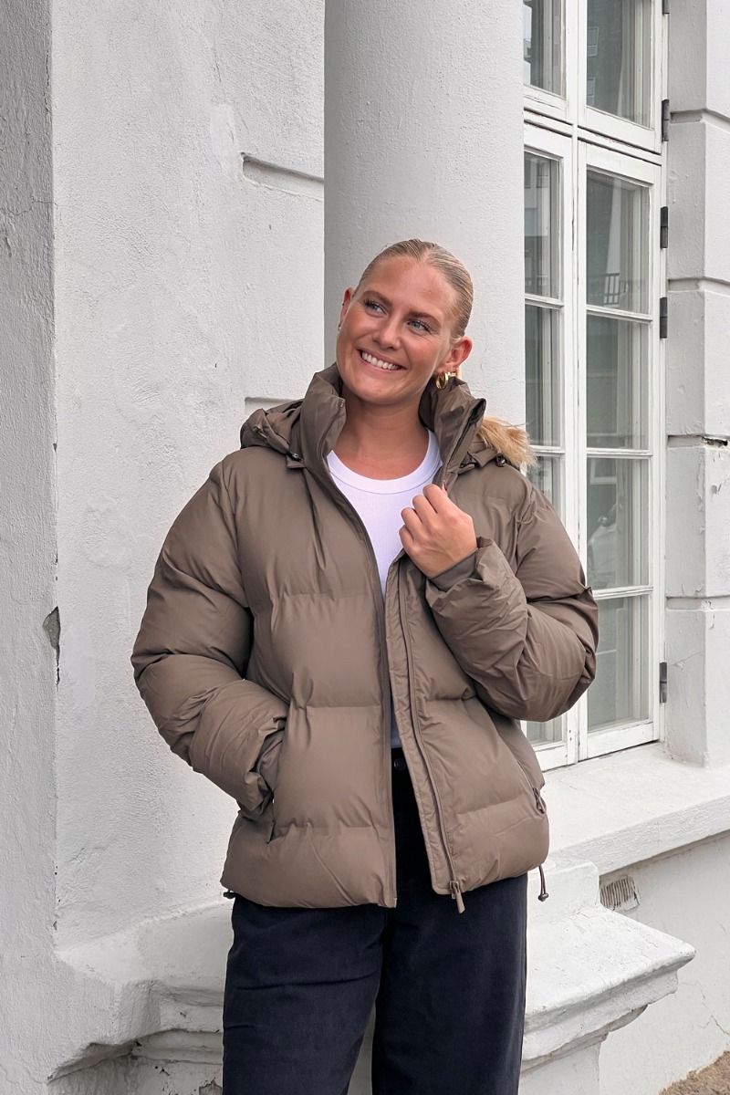 Neo Noir - Jakke - Fox C Puffer Jacket - Dark Taupe (Levering slut september)