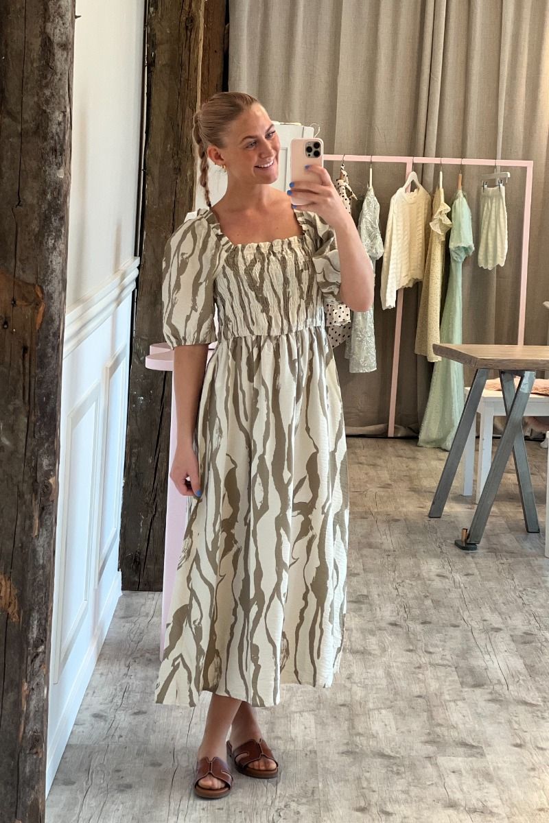 JDY - Kjole - Camille 2/4 Smock Midi Dress - Sandshell/Mermaid