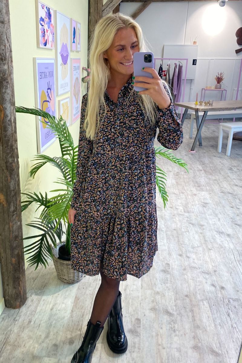 JDY - Kjole - Piper LS Shirt Dress - Black/Vibrant Small Flower