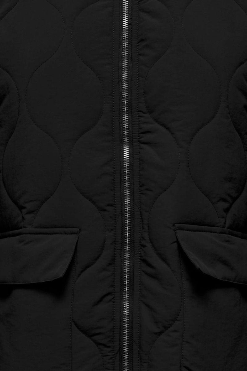 JDY - Jakke - Raya Quilt Oversize Jacket - Black