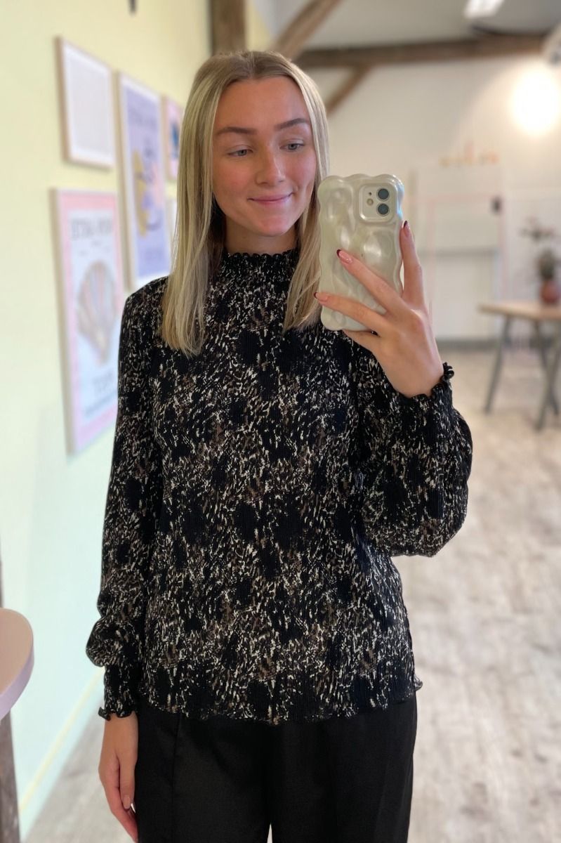 JDY - Bluse - Sienna L/S Smock Detail Top - Black