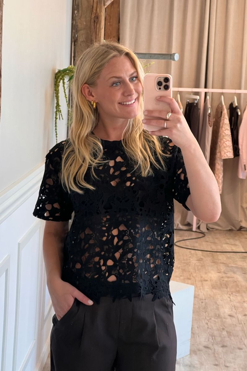 JDY - T-shirt - Vanya S/S Lace Top - Black